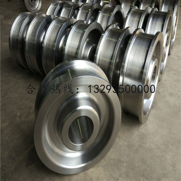 鍛件生產(chǎn)過(guò)程中，怎么來(lái)改善原材料的組織和性能